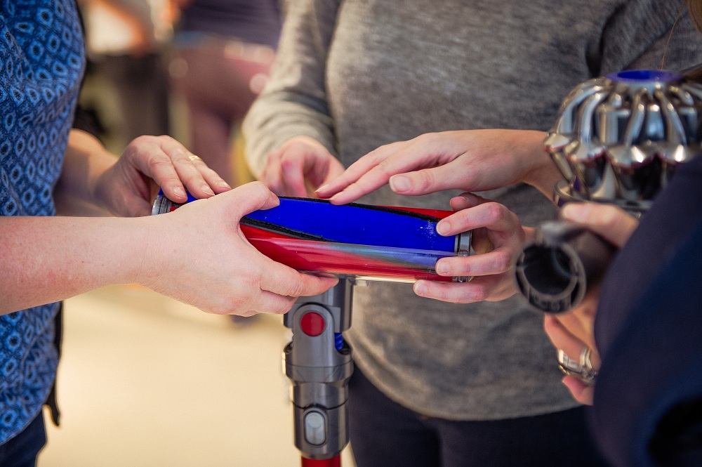 Dyson: An impressive British technology company (& a review of the Dyson V6 total clean)